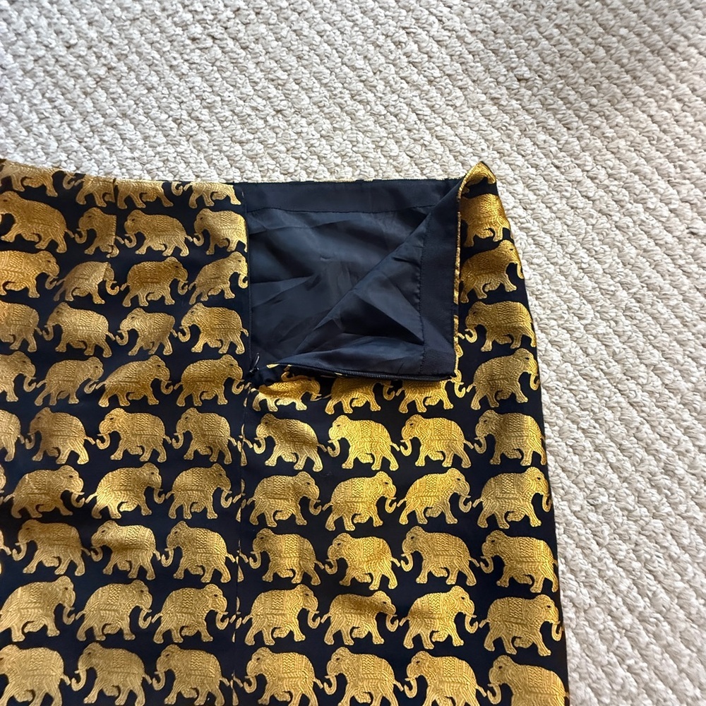 J CREW Black and Gold Skirt - Origami in Elephant Parade SIZE: SMALL - Picture 6 of 8